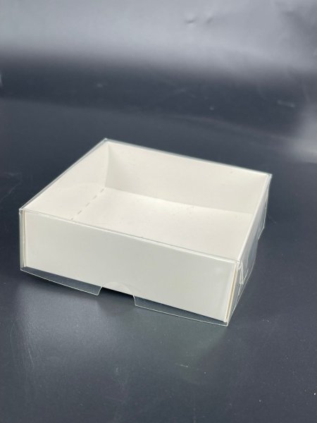 علبة (8*8*3) <br> <span class='text-color-warm'>سيتوفر قريباً</span>